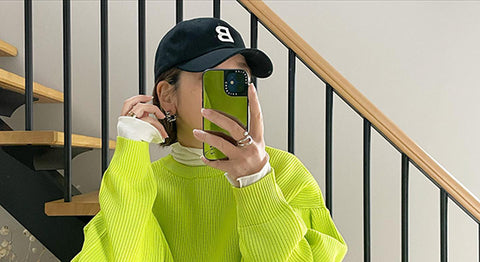 トレンド服にキャップを合わせる。垢抜けコーデの作り方